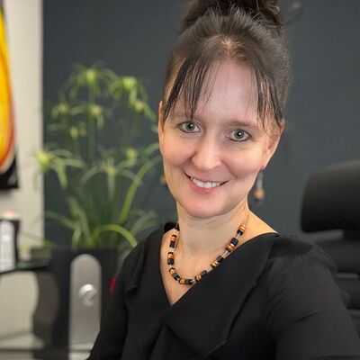 Nicole Angela Buck – Kommunikation sichtbar machen Nicole Angela Buck schafft neue Perspektiven für Deine Außenwirkung.Nicole Angela Buck schafft neue Perspektiven für Deine Außenwirkung.Nicole Angela Buck | KI-Trainerin | Kommunikations- und Grafik-Designerin